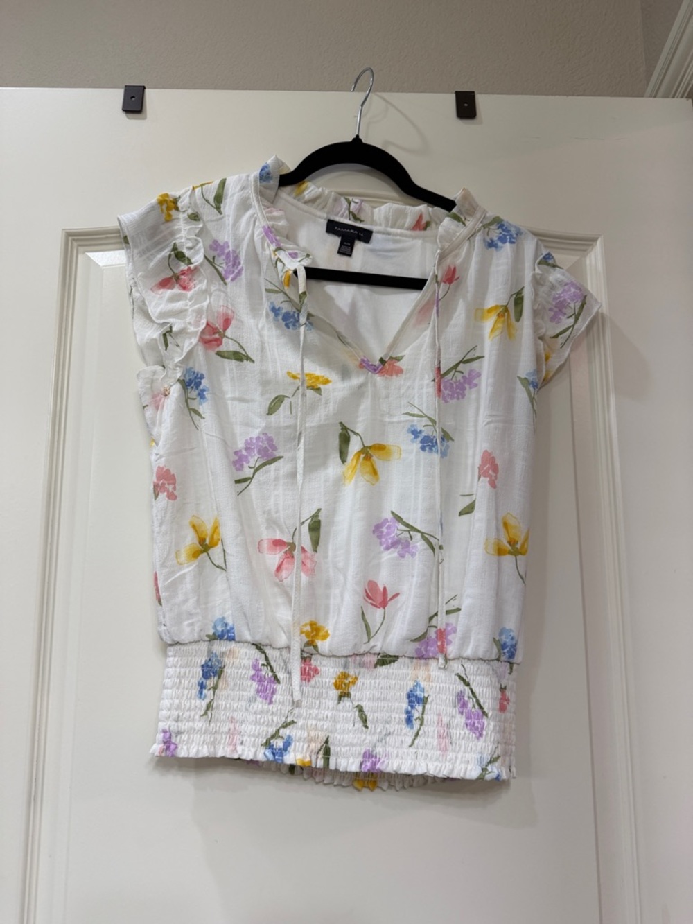 Tamara H 
Women's Floral Smocked-Hem Top - White Multi